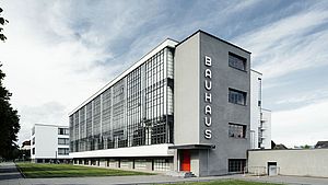 Dessau-Roßlau, Bauhausgebäude (1925–26), Architekt: Walter Gropius