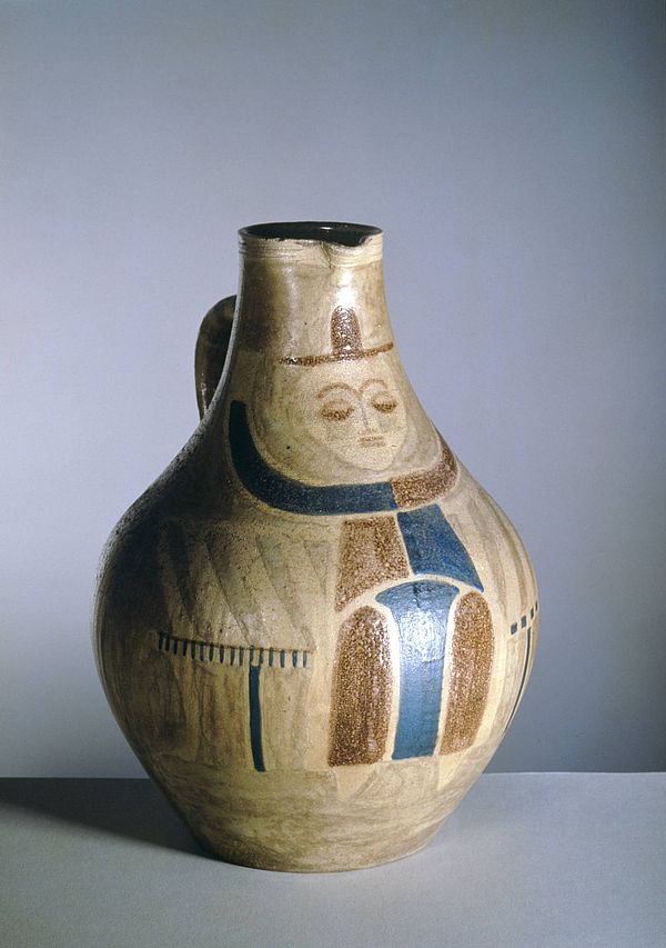Großer grauer Krug mit symmetrischer Figur, Form: Max Krehan / Bemalung: Gerhard Marcks, um 1923.