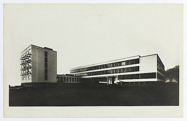 1 Lucia Moholy Bauhaus Gebaeude Dessau